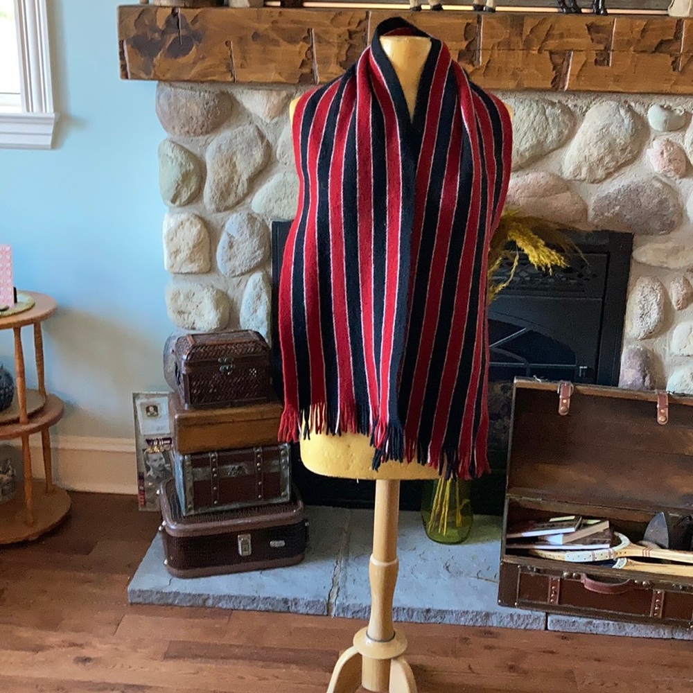 Lambs wool scarf striped